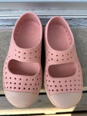 Native shoes for kids in size toddler 9